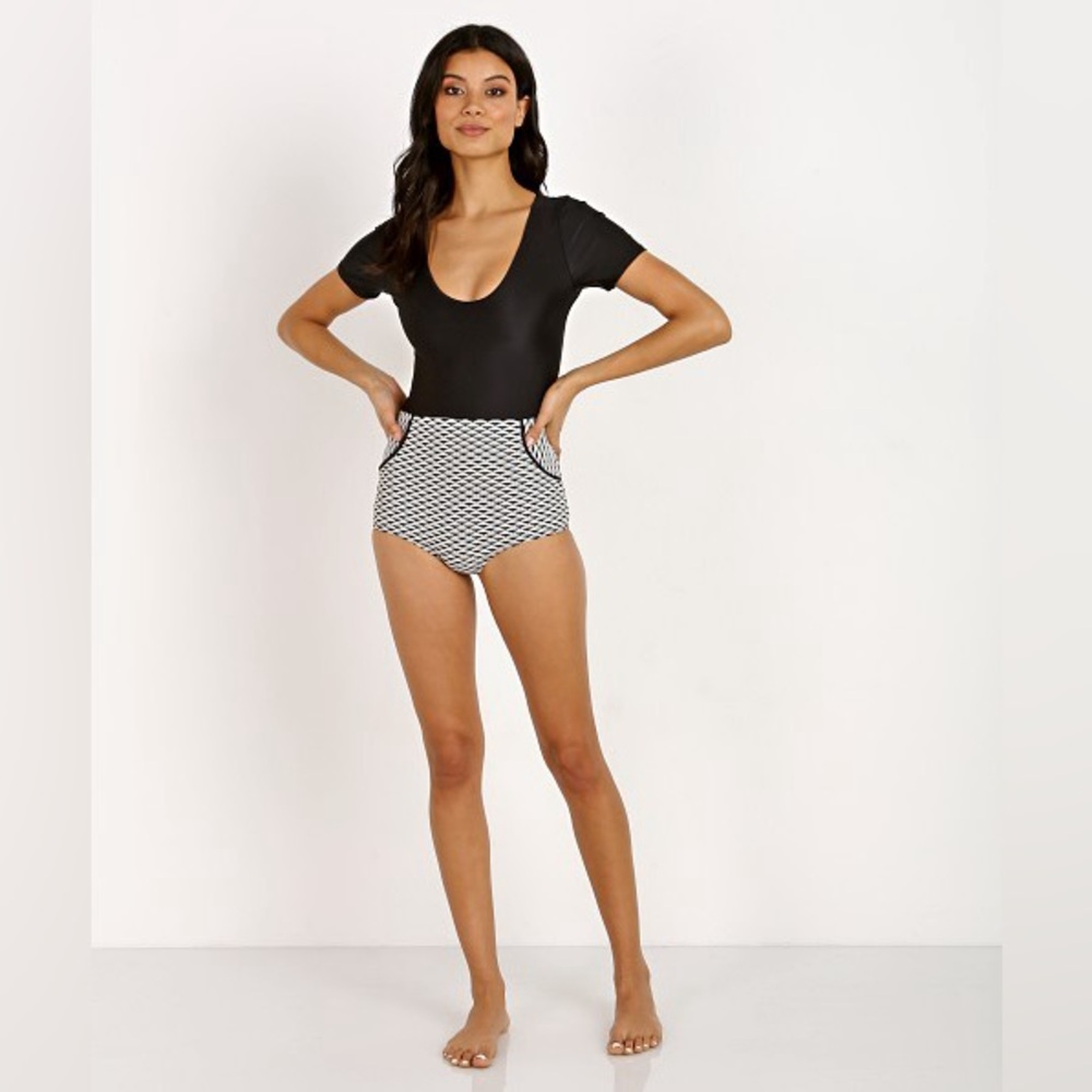 Seea Kiki One-Piece Nami Swimsuit Surfsuit size XS